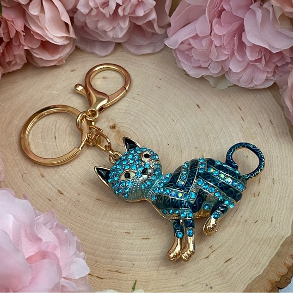 Blue Striped Crystal Egyptian Tabby Cat Keychain Charm - Picture 10 of 16